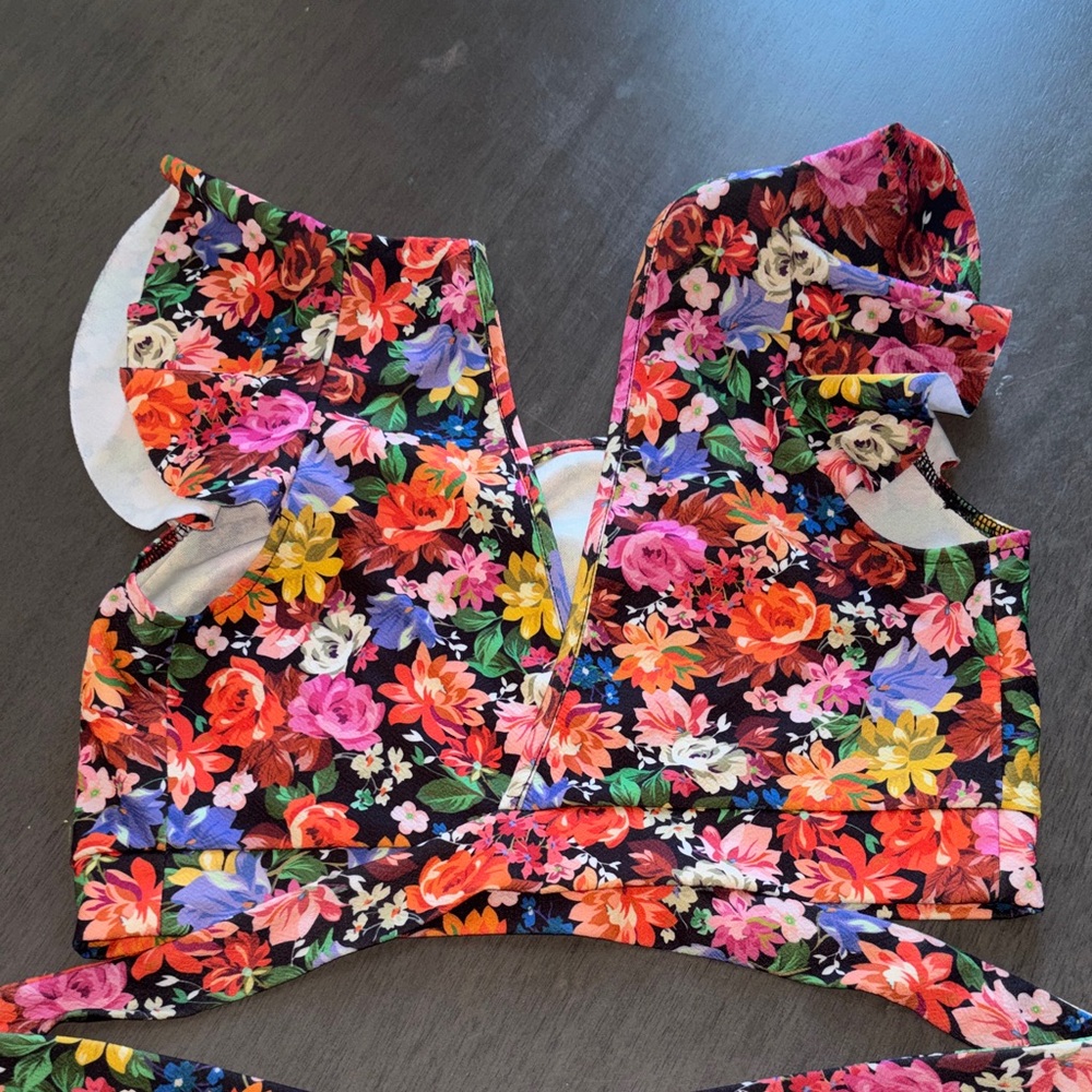 SHEIN Multicolor Floral Crop Top